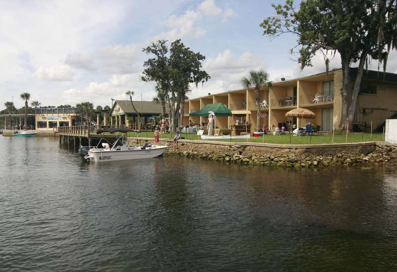 Port Hotel and Marina